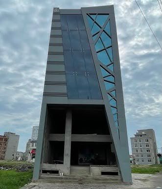 What is the 4 Marla Commercial Plaza Cost in DHA?