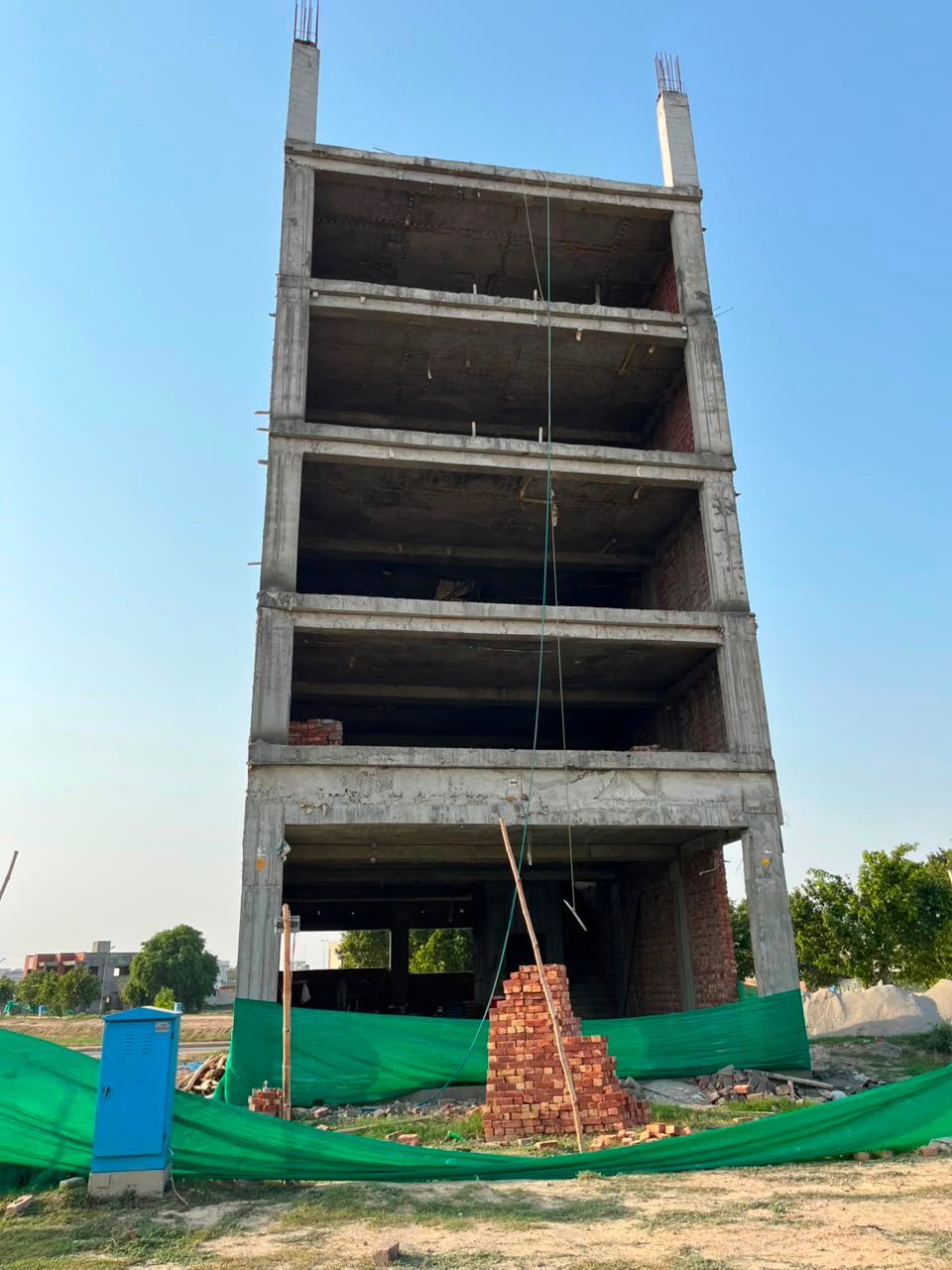 What is the 5 Marla Commercial Plaza Cost in Lahore?