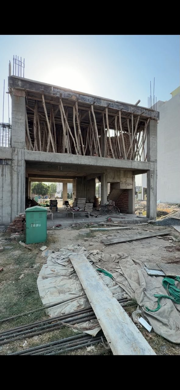 What is the 5 Marla Commercial Plaza Cost in Lake City?